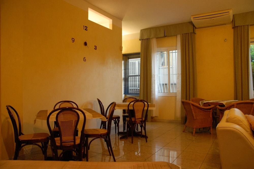 Hotel Arno Rimini Eksteriør billede