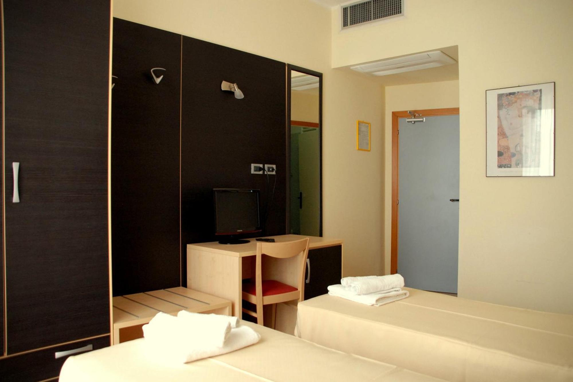 Hotel Arno Rimini Eksteriør billede